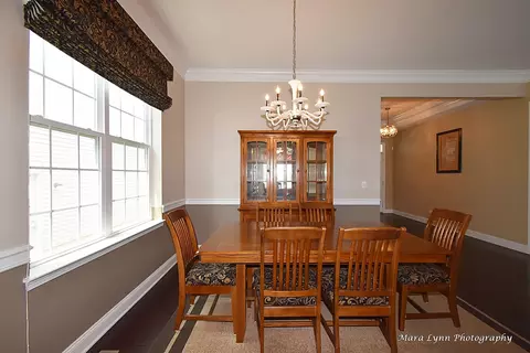 3881 Valhalla Dr, Elgin, IL 60124 photo 8