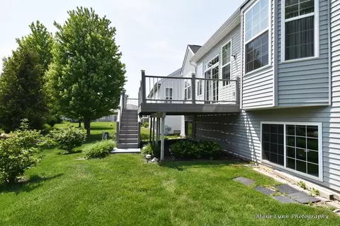 3881 Valhalla Dr, Elgin, IL 60124 photo 31