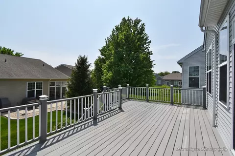3881 Valhalla Dr, Elgin, IL 60124 photo 30