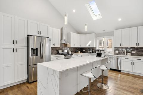 7447 Thomas Ave, Bridgeview, IL 60455 photo 9