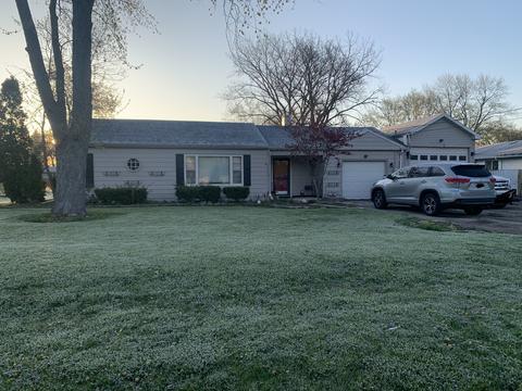 3327 N Ellen Dr, Arlington Heights, IL 60004