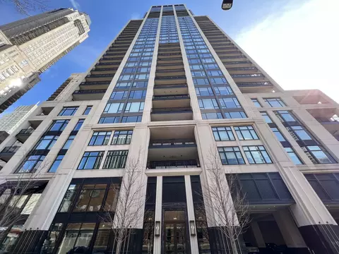 9 W Walton St #2301, Chicago, IL 60610