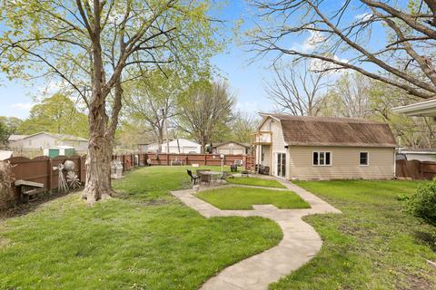 824 N Elm Blvd, Monticello, IL 61856 photo 6