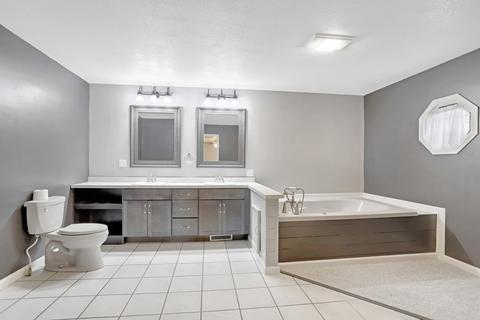 824 N Elm Blvd, Monticello, IL 61856 photo 22
