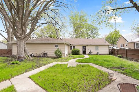 824 N Elm Blvd, Monticello, IL 61856 photo 4