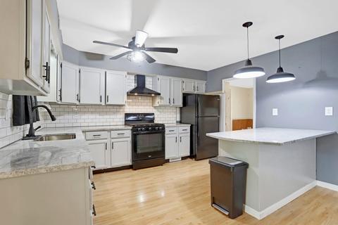 824 N Elm Blvd, Monticello, IL 61856 photo 8