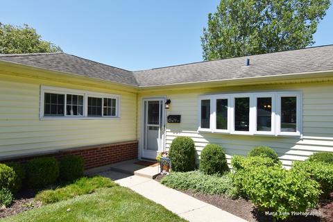 809 Countryside Dr, Wheaton, IL 60187 photo 1