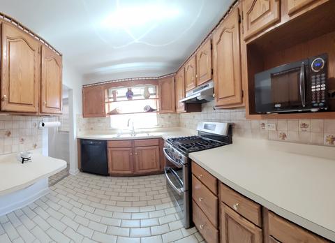 1079 Alfini Dr, Des Plaines, IL 60016 photo 5