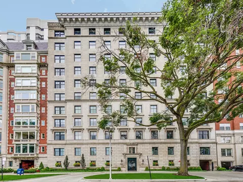 229 E Lake Shore Dr #4E, Chicago, IL 60611