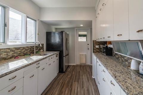 1015 Larkin Ave, Elgin, IL 60123 photo 7