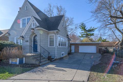 1015 Larkin Ave, Elgin, IL 60123 photo 2