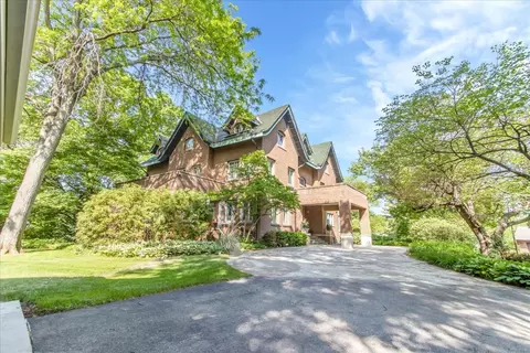 22 W779 Sycamore Dr, Glen Ellyn, IL 60137