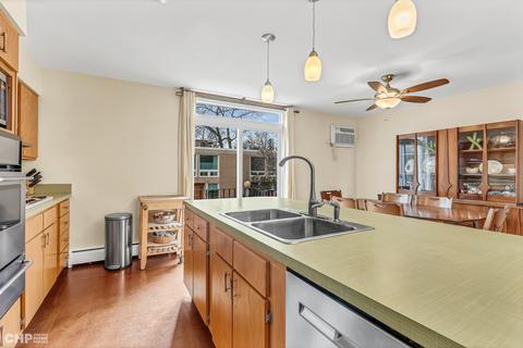 1373 E 55th Pl, Chicago, IL 60637 photo 9