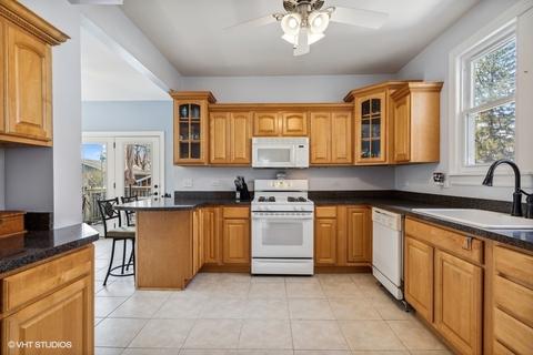 12 S Edison Ave, Elgin, IL 60123 photo 5