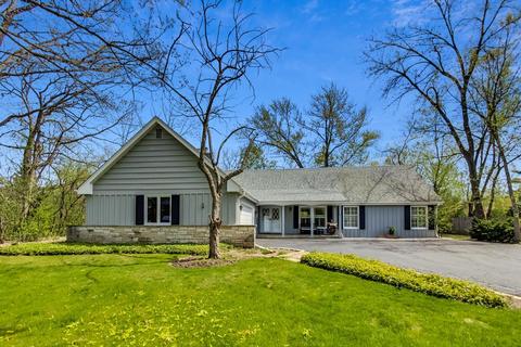 1388 Aitken Dr, Bannockburn, IL 60015