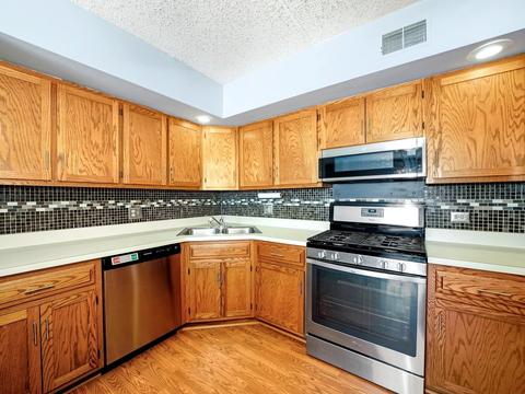 937 E Division St #1A, Lockport, IL 60441 photo 6