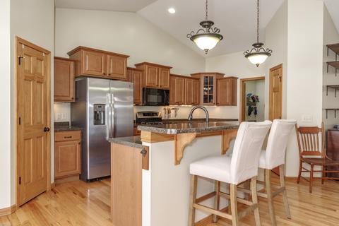 402 Thicket Pt, Normal, IL 61761 photo 9