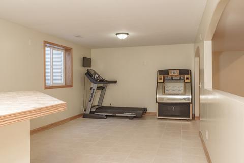 402 Thicket Pt, Normal, IL 61761 photo 28