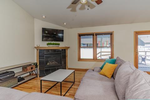 402 Thicket Pt, Normal, IL 61761 photo 5