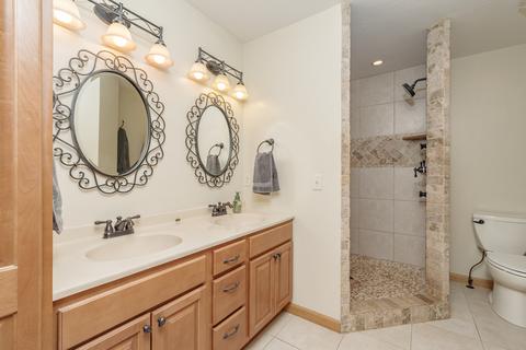 402 Thicket Pt, Normal, IL 61761 photo 14