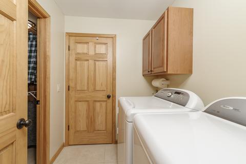 402 Thicket Pt, Normal, IL 61761 photo 22