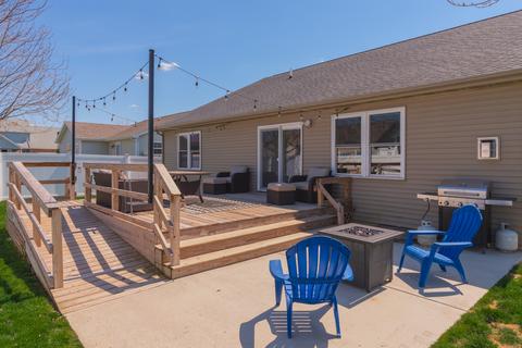 402 Thicket Pt, Normal, IL 61761 photo 34