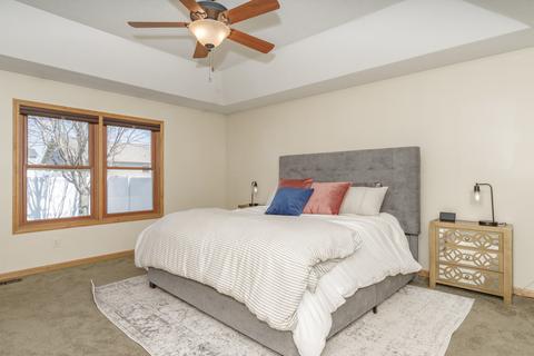 402 Thicket Pt, Normal, IL 61761 photo 11