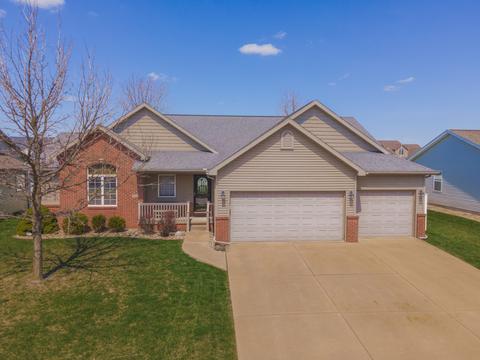402 Thicket Pt, Normal, IL 61761