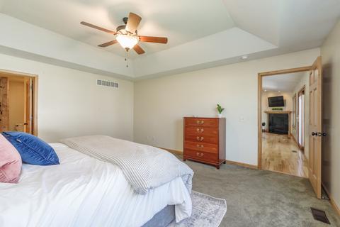 402 Thicket Pt, Normal, IL 61761 photo 13