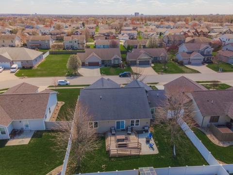 402 Thicket Pt, Normal, IL 61761 photo 38