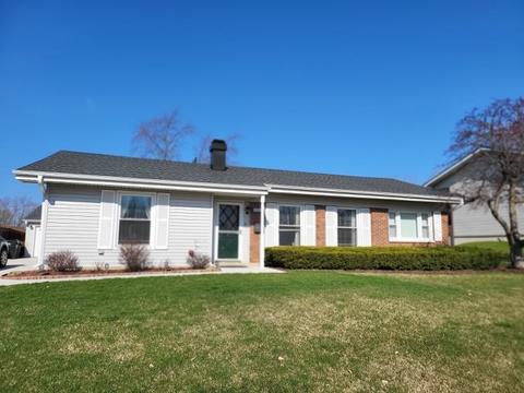 1765 Chippendale Rd, Hoffman Estates, IL 60169 photo 2