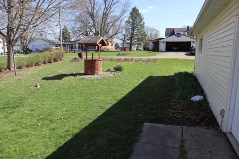 207 E Park Ave, Manlius, IL 61338 photo 2