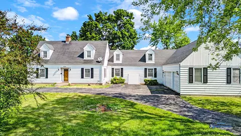 420 W Nippersink Rd, Round Lake, IL 60073