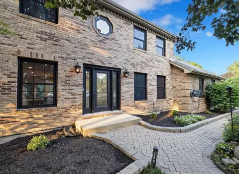 1500 Rapids Ct, Naperville, IL 60565