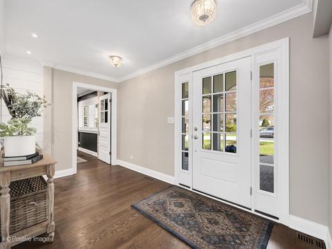 1114 Gamon Rd, Wheaton, IL 60189 photo 3