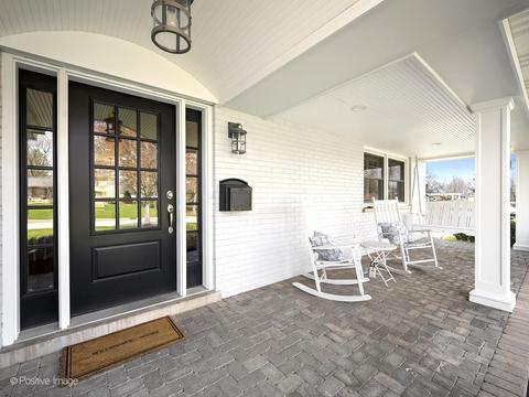 1114 Gamon Rd, Wheaton, IL 60189 photo 2