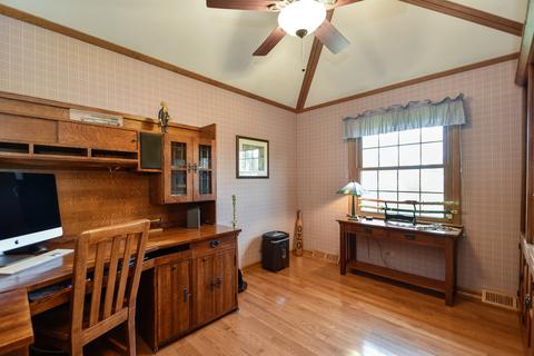 625 Bluegrass Dr, Wheaton, IL 60189 photo 16