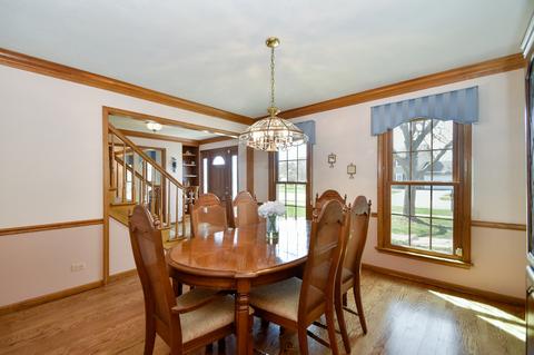 625 Bluegrass Dr, Wheaton, IL 60189 photo 8