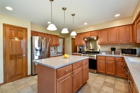 625 Bluegrass Dr, Wheaton, IL 60189 photo 12