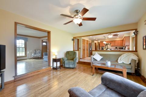 625 Bluegrass Dr, Wheaton, IL 60189 photo 15