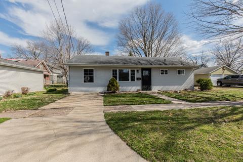 302 S Hall St, Morrison, IL 61270