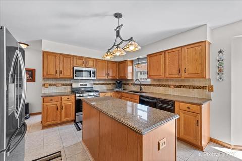 1814 Arbor Fields Dr, Plainfield, IL 60586 photo 17