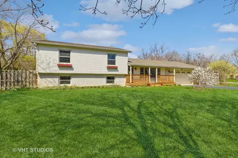 23 W074 Armitage Ave, Glen Ellyn, IL 60137
