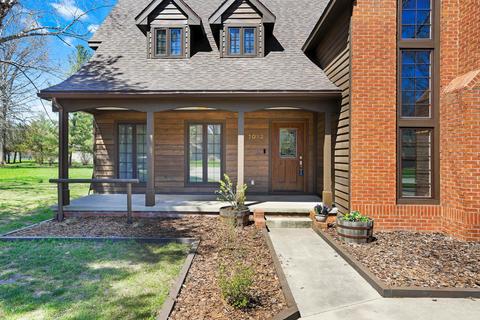 1012 Galen Dr, Champaign, IL 61821 photo 3