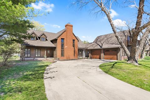 1012 Galen Dr, Champaign, IL 61821 photo 2