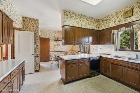 278 Longcommon Rd, Riverside, IL 60546 photo 13