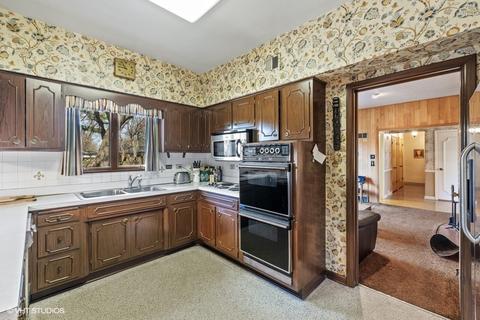 278 Longcommon Rd, Riverside, IL 60546 photo 12