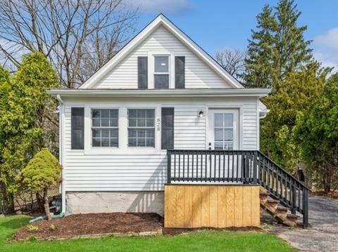 828 Bode Rd, Elgin, IL 60120 photo 1