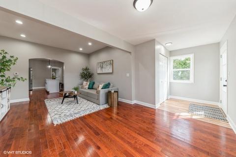 828 Bode Rd, Elgin, IL 60120 photo 2