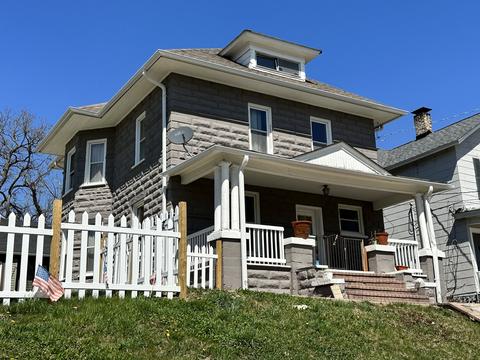 534 W Chicago St, Elgin, IL 60123